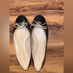 GOLD COACH flat shoes!